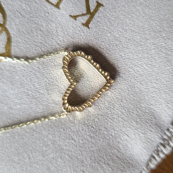 Kendra Scott Heart Gold Necklace - Picture 3 of 3